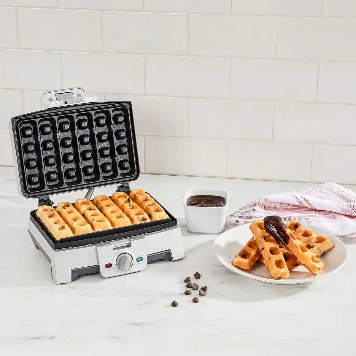 Cuisinart Maquina Para Hacer Gofres WAF-ST6 Plateado 6 Palitos Antiadherente