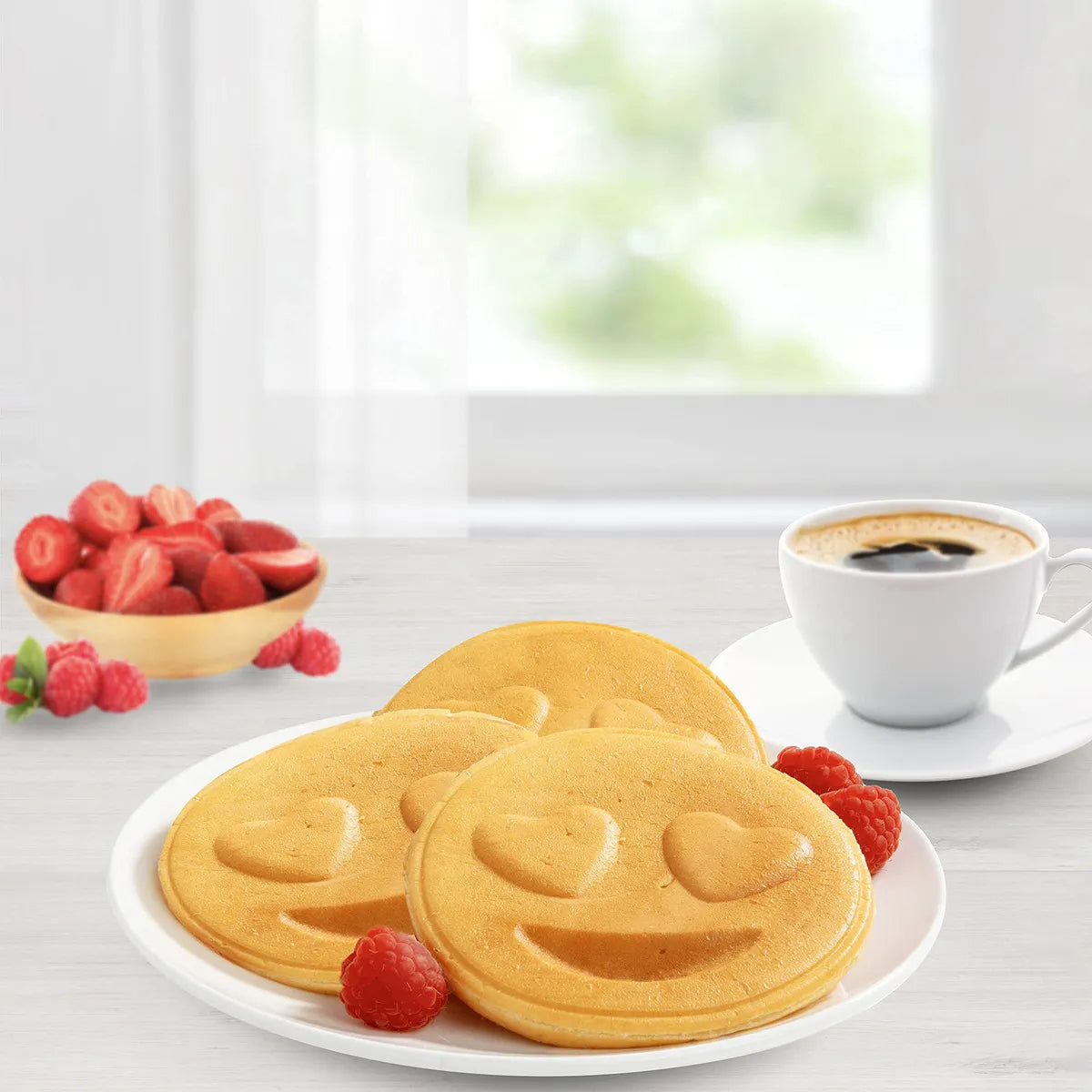 Mini Waflera De Emoji Con Ojos De Corazon CucinaPro Haz Gofres Divertidos