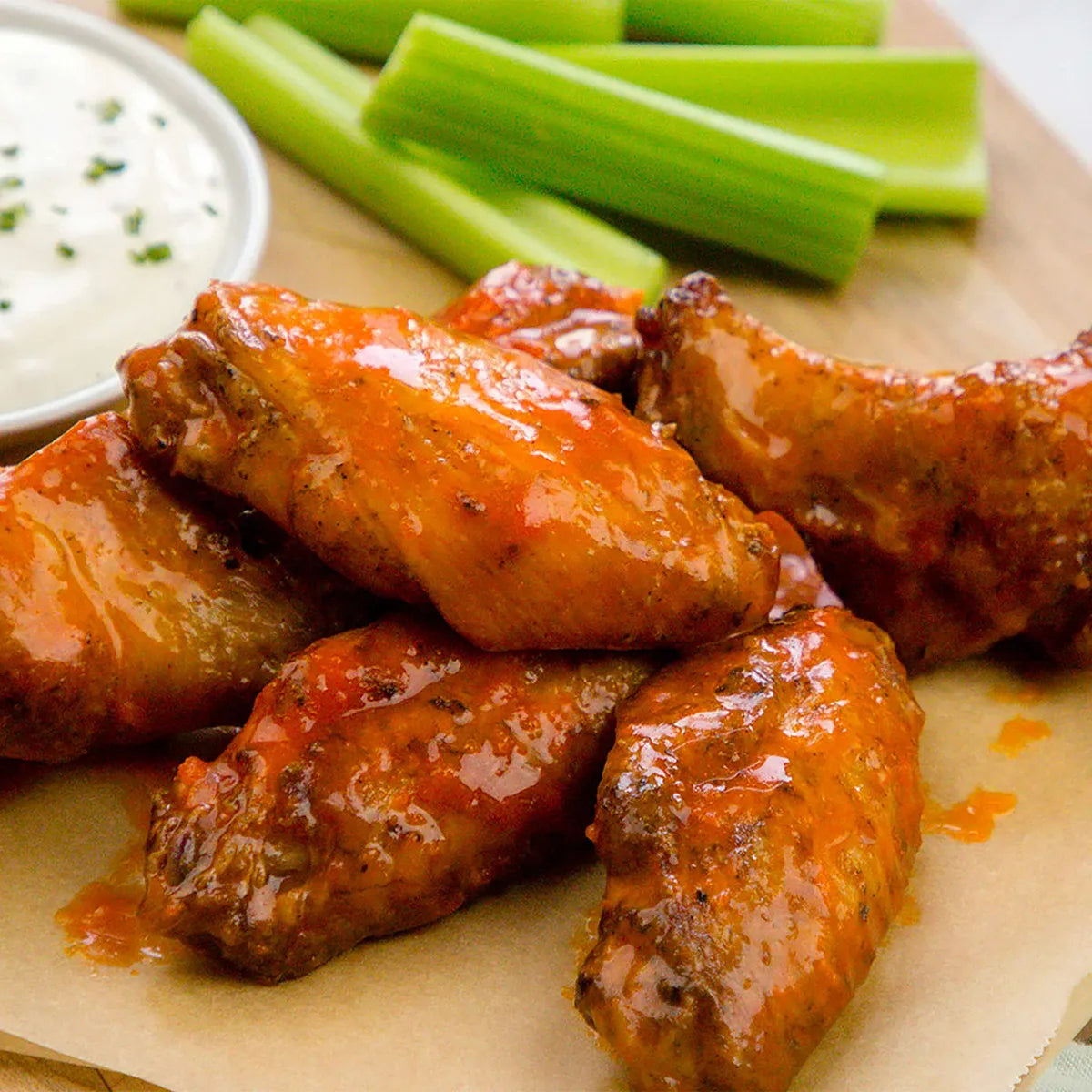 Crystal Pure Louisiana Original Hot Wing Sauce 1 Galon Salsa Picante Autentica Y Versatil