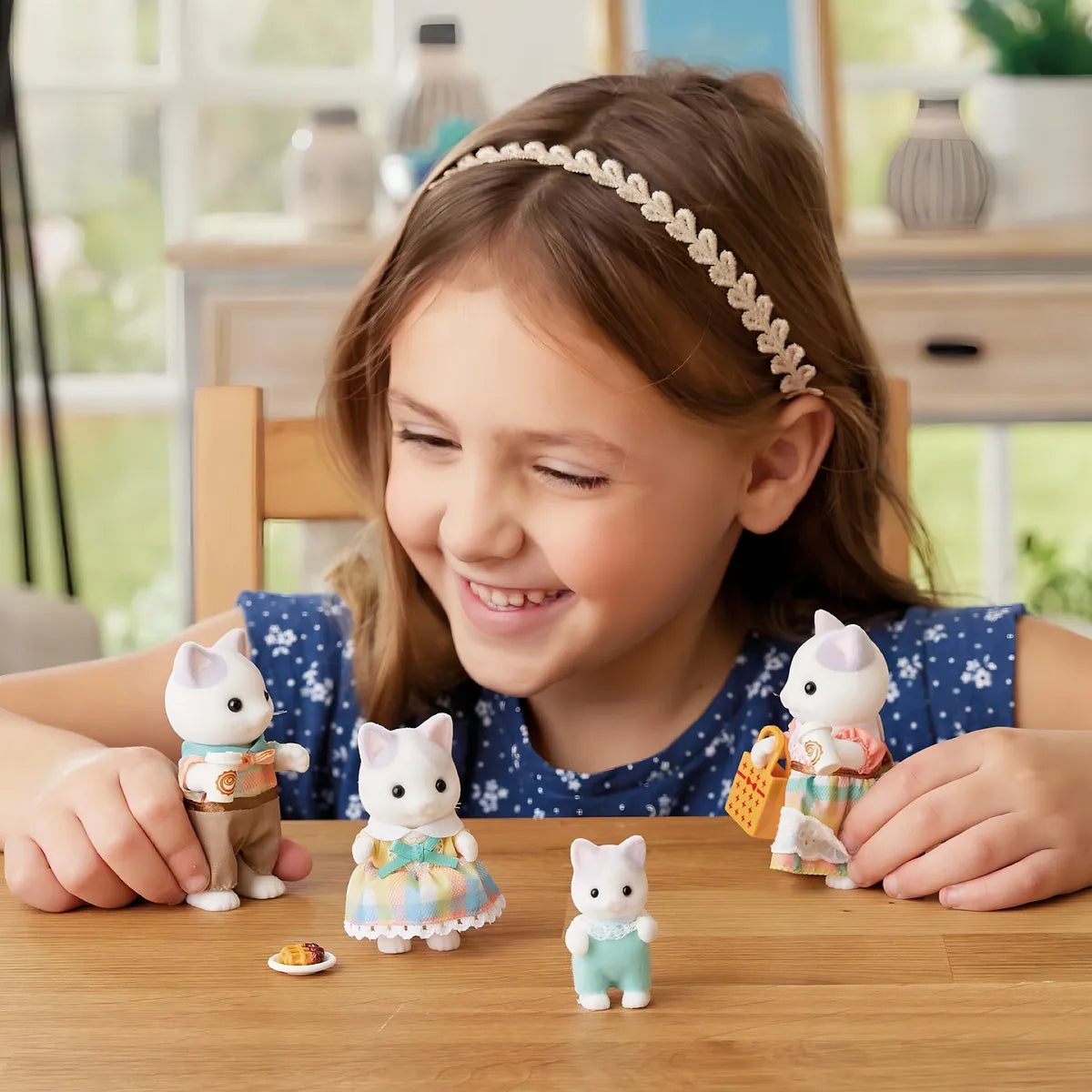 Calico Critters Latte Cat Family Sylvanian Amigos Peluches Para Niños Creatividad Y Diversión