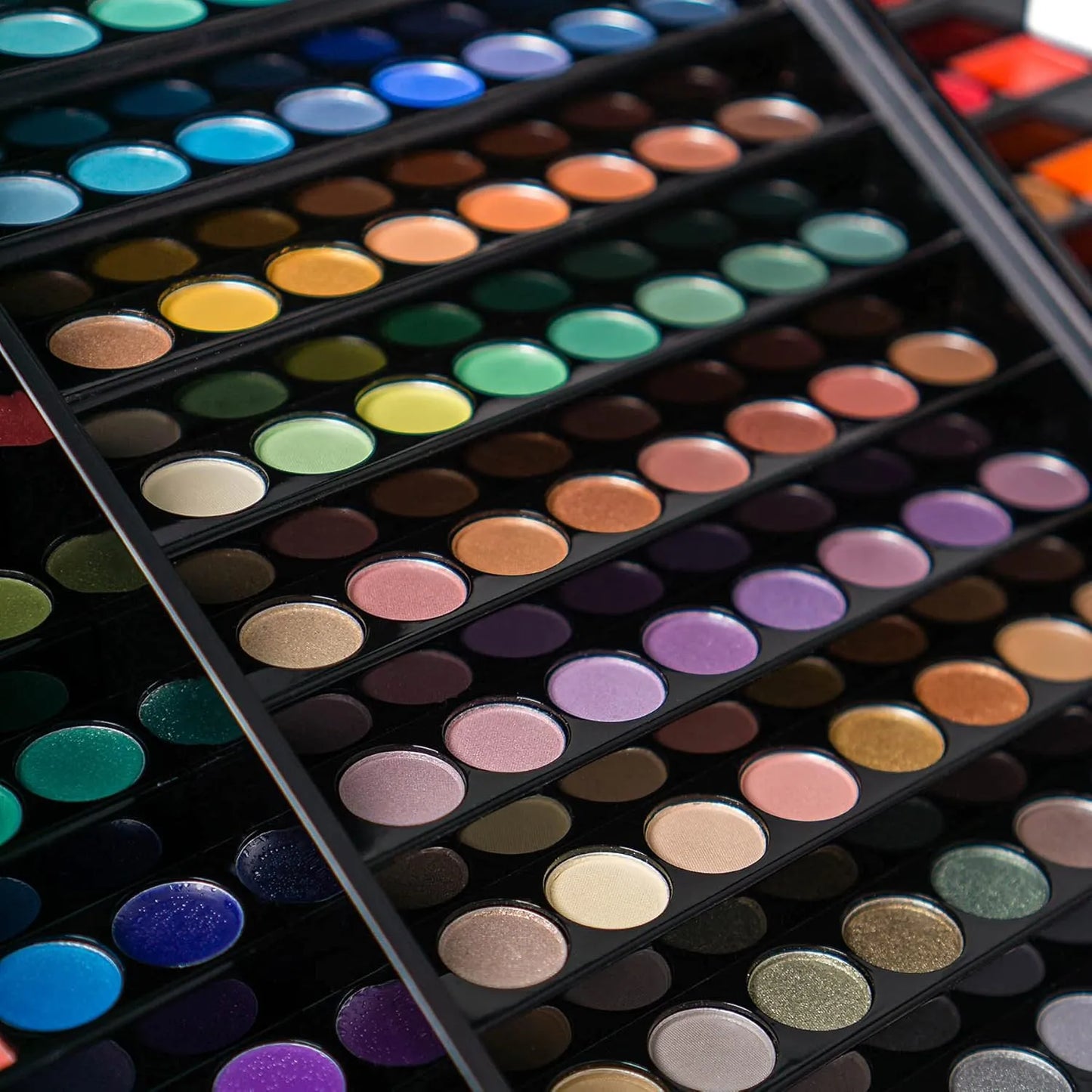 Kit De Maquillaje Completo Shany Con 72 Sombras 28 Labiales Y Mas